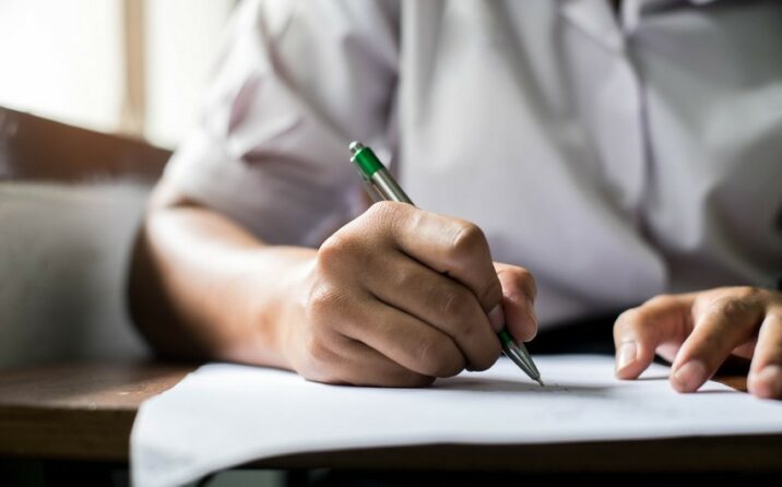 69 nəfər dövlət qulluğu imtahanı verib