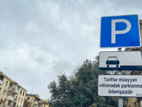 Ödənişli parklama ilə bağlı qaydalar TƏSDİQLƏNDİ