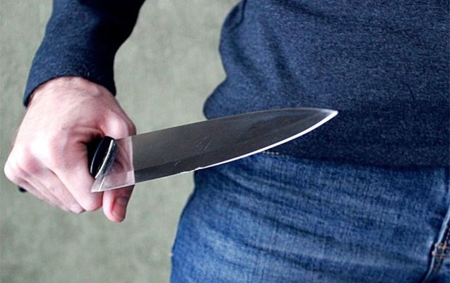Ata və qızını bıçaqlayan şəxs TUTULDU Ata və qızını bıçaqlayan şəxs TUTULDU