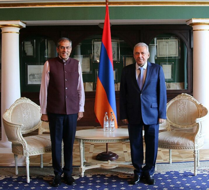 Ermənistan və Hindistan səfirləri Qarabağı müzakirə etdi Ermənistan və Hindistan səfirləri Qarabağı müzakirə etdi