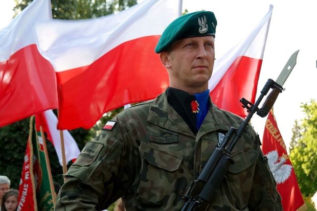 Polşa Belarusla sərhəddə xüsusi əməliyyata başlayır Polşa Belarusla sərhəddə xüsusi əməliyyata başlayır