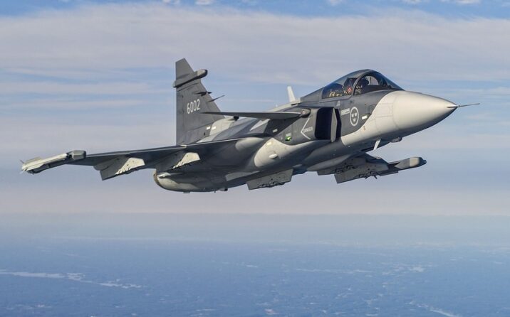 Ukraynalı pilotların İsveç döyüş təyyarələri ilə təlimləri başlayıb Ukraynalı pilotların İsveç döyüş təyyarələri ilə təlimləri başlayıb