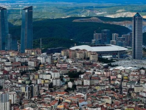 “İstanbulda ehtimal olunan zəlzələ 100 min evi dağıda bilər”