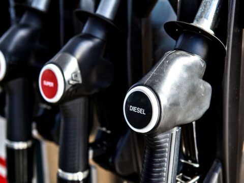 Dünya iqtisadiyyatında dizel yanacağının rekord qıtlığı yaşanır