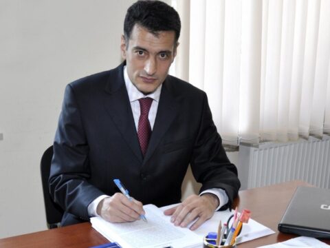 Rasim Balayevi topa tutanlar… – Deputat onları “kütlə” yox “sürü” adlandırır