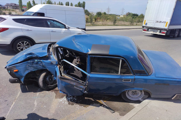 Xaçmazda iki avtomobil toqquşub, xəsarət alanlar var