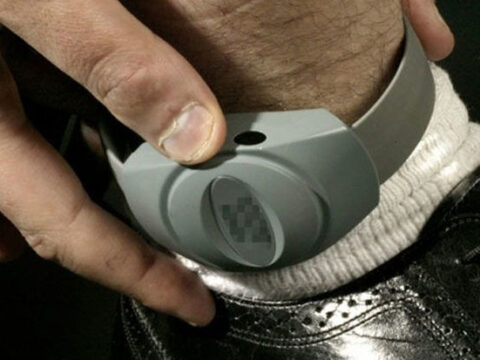 Sabiq vəzifəli şəxsə elektron qolbaq taxıldı