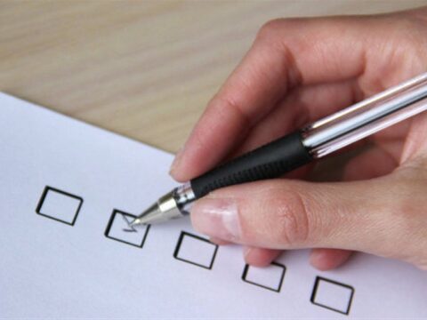 Ümumrusiya İctimai Rəyin Öyrənilməsi Mərkəzi rusiyalılar arasında böyük sorğu keçirir