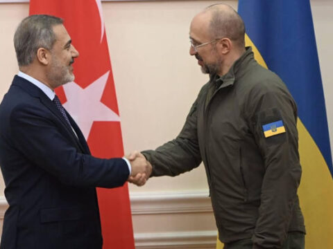 Türkiyə XİN başçısı Ukraynanın baş naziri ilə görüşüb