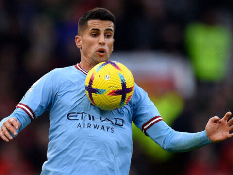 Portuqaliyalı müdafiəçi karyerasını “Barselona”da davam etdirəcək