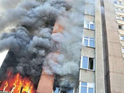 Xətai rayonunda yaşayış binasında yanğın olub