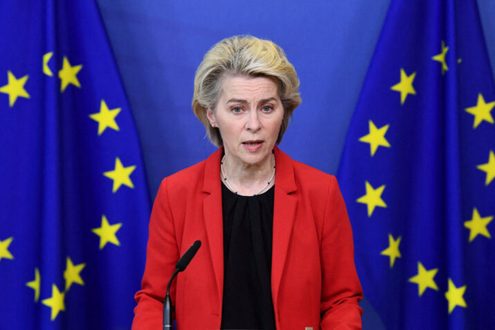 Ursula von der Leyen Fransaya səfər edəcək Ursula von der Leyen Fransaya səfər edəcək