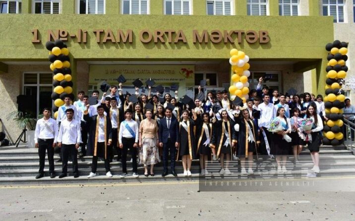 Biləsuvarda bir sinfin bütün şagirdləri ali məktəbə qəbul olub Biləsuvarda bir sinfin bütün şagirdləri ali məktəbə qəbul olub