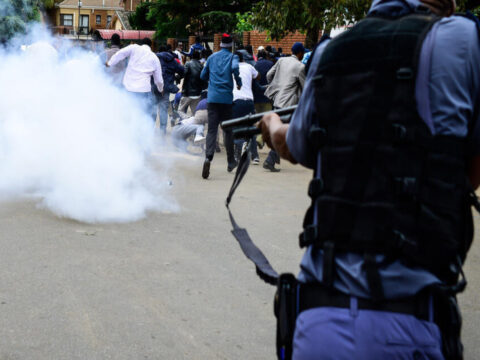 Cənubi Afrikada polislə atışmada 18 nəfər ölüb