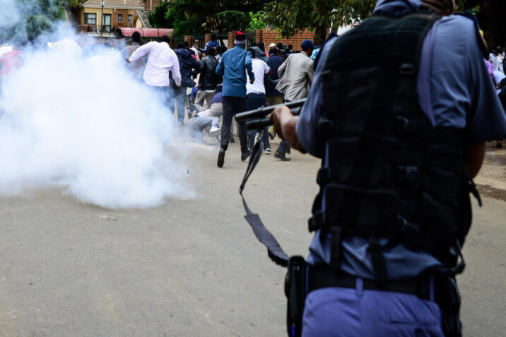 Cənubi Afrikada polislə atışmada 18 nəfər ölüb Cənubi Afrikada polislə atışmada 18 nəfər ölüb