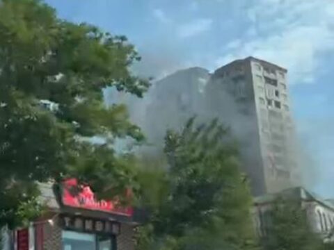 Bakıda çoxmərtəbəli binada yanğın hadisəsi baş verib