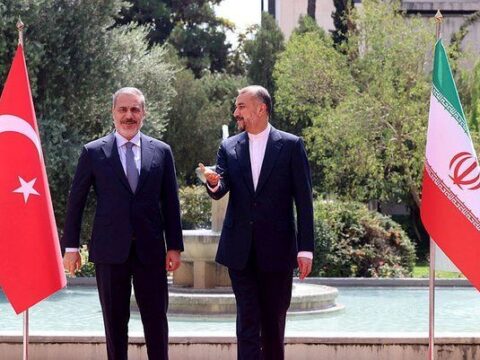 Hakan Fidan iranlı həmkarı ilə görüşüb