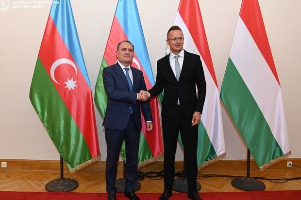 Azərbaycan və Macarıstan XİN başçıları arasında görüş keçirilib Azərbaycan və Macarıstan XİN başçıları arasında görüş keçirilib