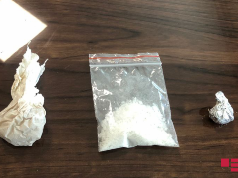 Keçmiş məhkumdan 1 kq heroin götürülüb