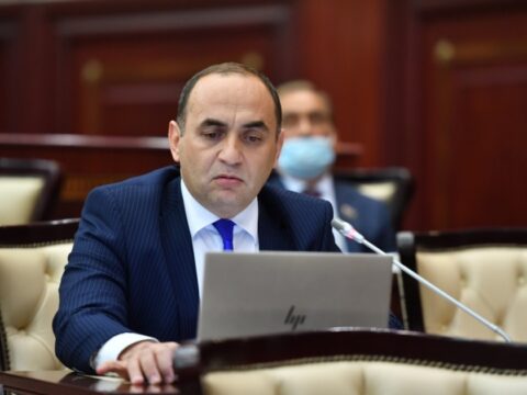 Müəllimlərə də telefondan istifadə qadağan edilsin –  ŞOK TƏKLİF