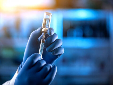 Epidemioloq qripə qarşı peyvəndin təsir müddətini açıqladı