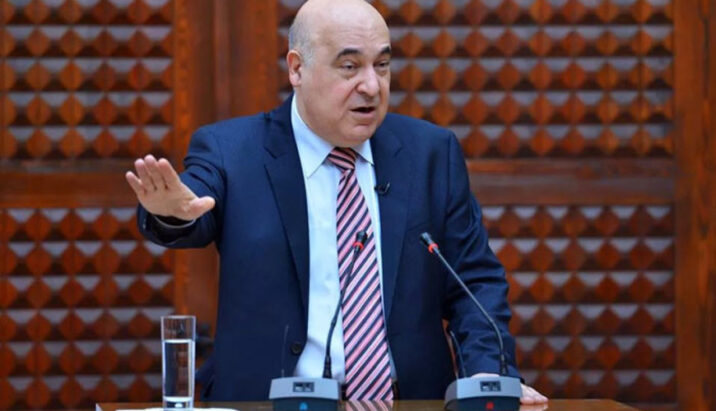 “Cır-cındır içində, dilənçi, ac…” – Çingiz Abdullayev əsəbiləşdi “Cır-cındır içində, dilənçi, ac…” – Çingiz Abdullayev əsəbiləşdi