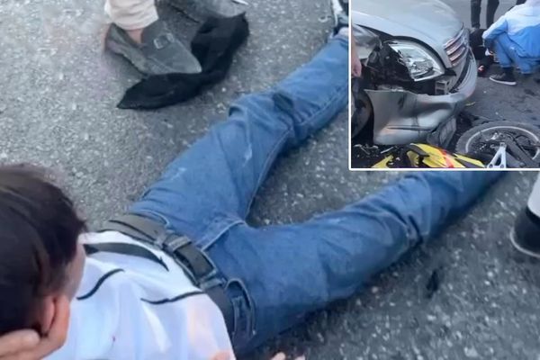 Bakıda dəhşətli qəza: Avtomobil iki kuryeri vurdu Bakıda dəhşətli qəza: Avtomobil iki kuryeri vurdu