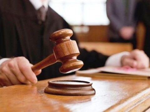 Bakıda üç nəfərin sağlamlığına qəsdən ağır zərər vurmada təqsirləndirilənlərə hökm oxunub