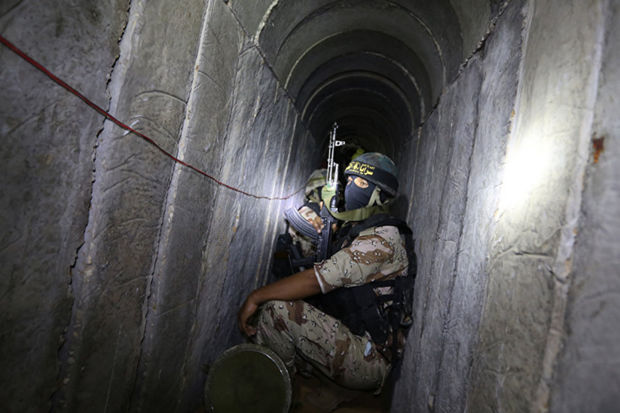İsrail ordusu HƏMAS-ın yeraltı tunellərini bombalayır İsrail ordusu HƏMAS-ın yeraltı tunellərini bombalayır