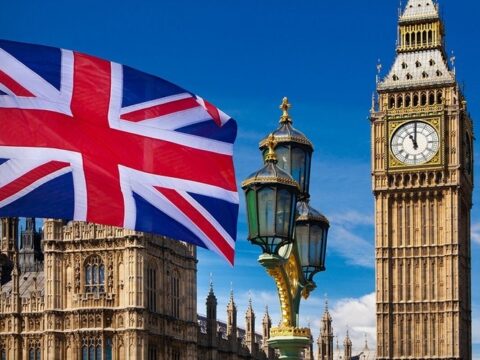 Böyük Britaniya diplomatlarına İsraildən çıxmağı tövsiyə edib