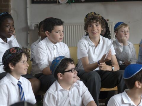 İsrail məktəbləri distant təhsilə keçib