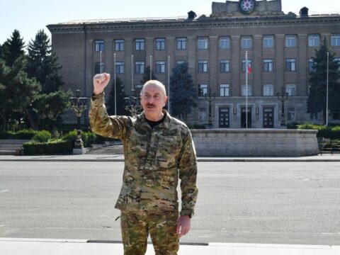 “Torpaqlarımız işğal altına düşəndə bütün əsas güclər Ermənistanın arxasında idi”