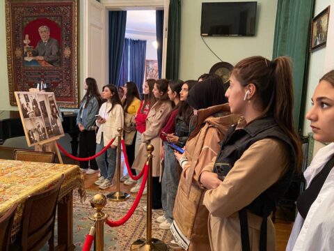 BDU tələbələri Xalq şairi Səməd Vurğunun Ev Muzeyində