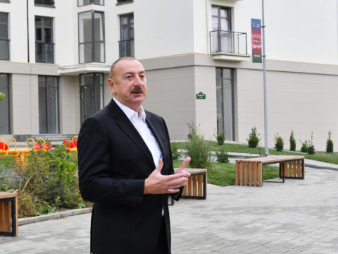 Füzulinin yeni siması göz oxşayır…