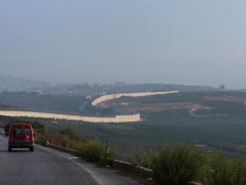 İsrailin Livanla sərhəddə yerləşən Kiryat-Şmona şəhərinin sakinləri təxliyə edilir