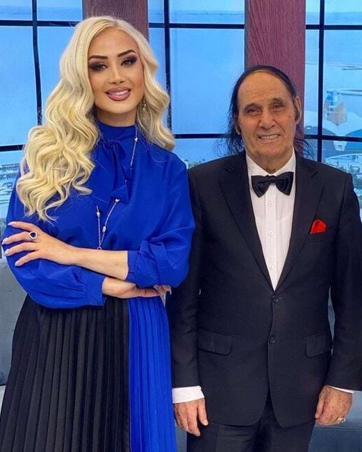 “Məleykə xanıma dedim ki, sənə elə bir hədiyyə verəcəm ki, tarixdə qalacaq”-FOTO+ÖZƏL “Məleykə xanıma dedim ki, sənə elə bir hədiyyə verəcəm ki, tarixdə qalacaq”-FOTO+ÖZƏL