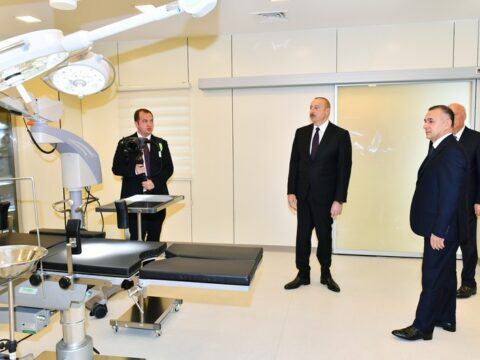 İlham Əliyev 2 saylı Sumqayıt Şəhər Xəstəxanasının yeni binasının açılışında iştirak edib