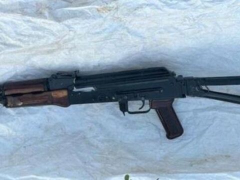 Məhkumun Gəncədə gizlətdiyi avtomat tapılıb
