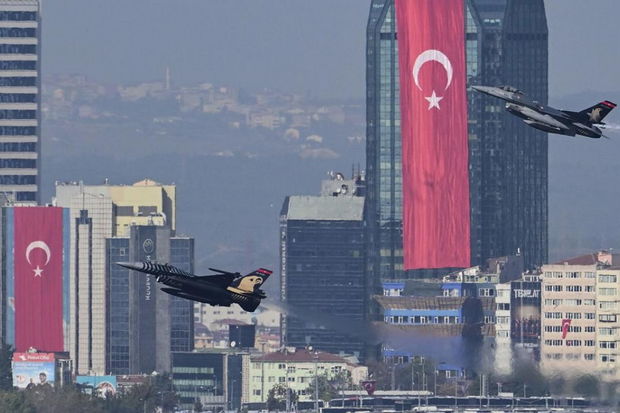 Türkiyədə qırıcıların şousuna hazırlıqdan möhtəşəm görüntülər – FOTO