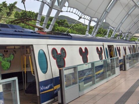 Honq-Konq metrosunda qatarlar toqquşub, yaralılar var