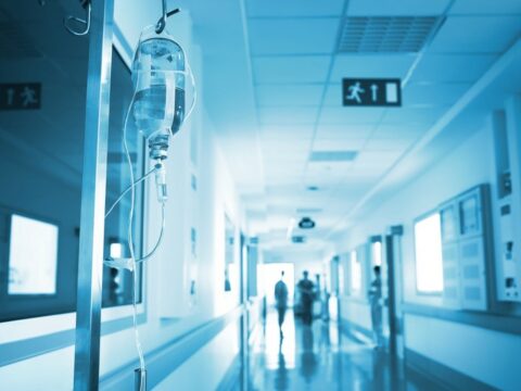 Bakıda avtomobil 27 yaşlı gənci vurub