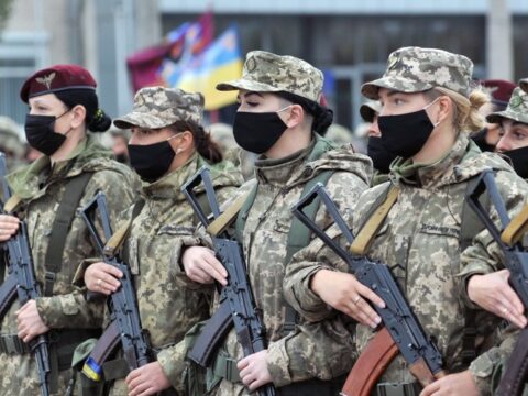 Ukraynada qadınlar rəsmən orduya cəlb oluna bilər