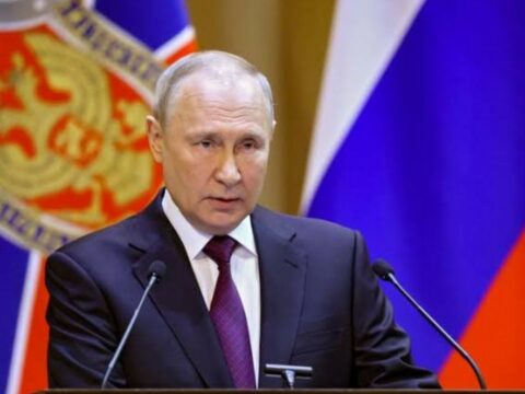 Putin Prezident seçkilərində iştirakla bağlı sənədləri MSK-ya təqdim edib