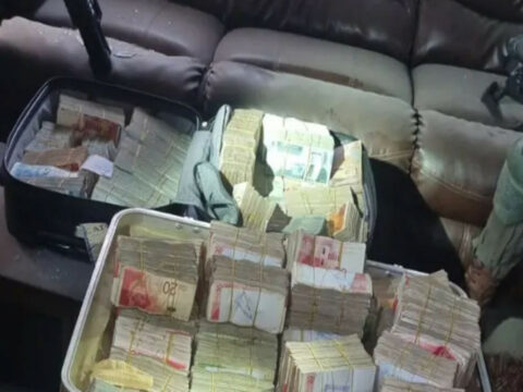 İsrail əsgərləri HAMAS üzvünün evində bir milyon avrodan çox pul tapıblar