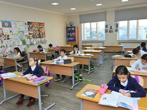 Bu il Bakıda 47 mindən çox şagird məktəbini dəyişib