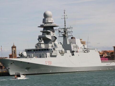 İtaliya təcili Qırmızı dənizə freqat göndərir