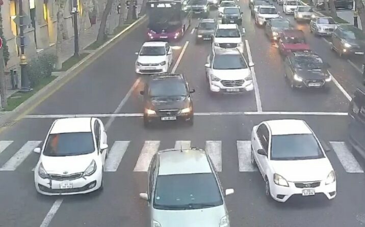 Bakının bir sıra yollarında sıxlıq müşahidə olunur