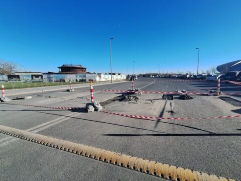 Sürücülərin narazılığına səbəb olan maneələrlə bağlı Dənizkənarı Bulvardan AÇIQLAMA