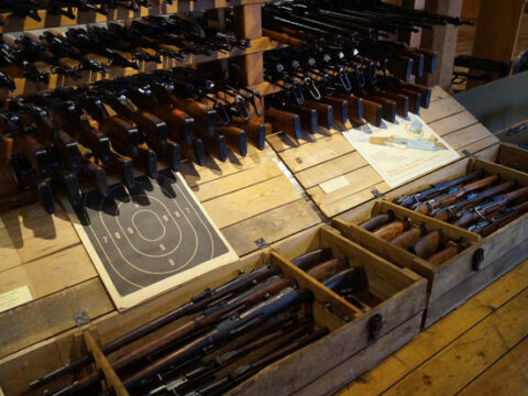 Şimali Koreya Rusiyaya min konteynerdən çox silah-sursat göndərib