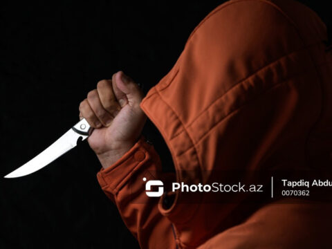 Azərbaycanda sərxoş oğul atasını bıçaqladı